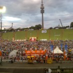 Das Münchner Olympiastadion gegen Ende des B2Run-Firmenlaufs.