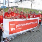 Die Jogger der SPD beim B2Run-Firmenlauf. 2.vl. Franz Maget, 3. vl. Dr. Thomas Gans, 4. vl. Markus Rinderspacher, 5. vl. Dr. Simone Strohmayr