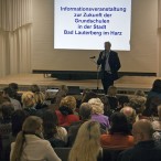 Thomas Gans stellte die Fakten vor, auf denen die Schulentwicklung beruhen muss