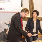 Thomas Gans und Carola Schmidt vor der Pressekonferenz