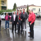 Die Kandidaten der SPD zusammen mit Geschäftsführer Erik Cziesla vor der Klinik Dr. Muschinsky