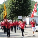 Der SPD Ortsverein beim MTV-Festzug, vorne links: Gerhardt Oberländer mit der Traditionsfahne von 1926, vorne rechts: Fahnenträger Jan Kneusels
