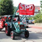 Flagge zeigen: Der Festwagen des SPD-Ortsvereins.
