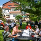 Herrliches Wetter beim Sommerfest im Hotelgarten