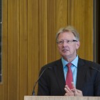 Gab den KGS-Schülerinnen und Schülern seinen Rat mit auf den Weg: Bürgermeister Dr. Thomas Gans      ------   Fotos: K.H.Bleß