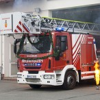 Das neue Fahrzeug kommt mit Nebel, Lichteffekten und Musik aus der Garage