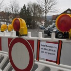 Der Parkplatz zwischen Kur- und Rathaus wuirde gesperrt.