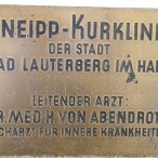 Schild an der Kneipp-Kurklinik vor vielen Jahren. Das Gebäude ist heute Teil der Kirchberg-Klinik.