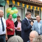 Hoher Besuch beim TC Barbis, mit Mikrofon Innenminister Uwe Schünemann, rechts daneben Jörg Winterstein