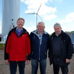 Thomas Gans, Investor Horst Winter und Stadtwerkeleiter Dirk Scharper, der selbst mit einer Windkraftanlage in diesem Windpark liebäugelt.  - -  Fotos: Boris Janssen