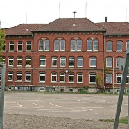 Die Grundschule am Hausberg, aufgenommen im Oktober 2014 - Foto: Bleß