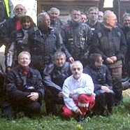 Thomas Gans inmitten der Biker