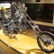 Gerade die außergewöhnlichen Maschinen faszinieren Motorradfahrer besonders. Jedes Fahrzeug ist für sie ein Individuum. - - Foto: Bleß